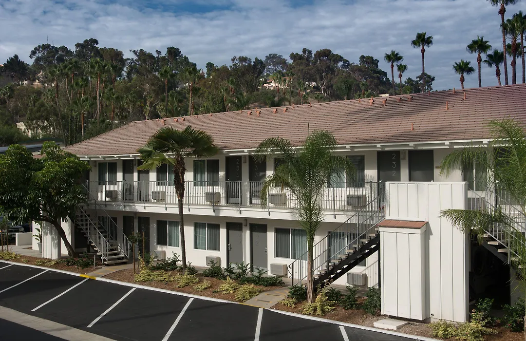 Hotel Iris - Mission Valley-San Diego Zoo-Seaworld-1